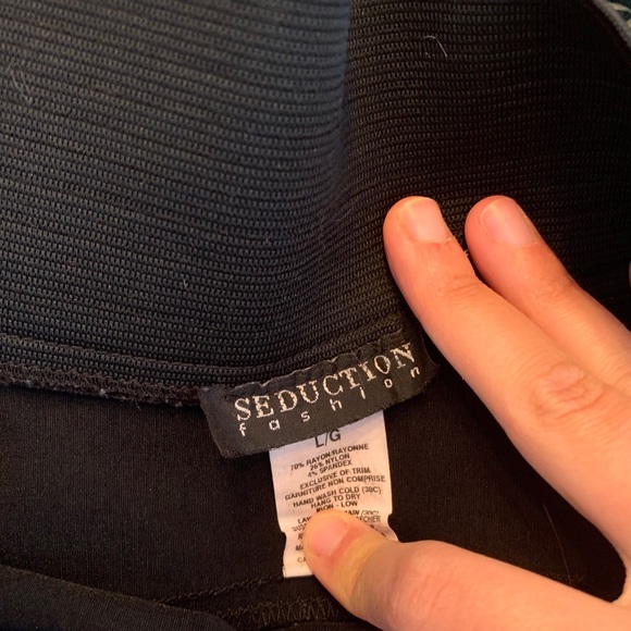 📦 Moving Sale - 4/20$ 📦 Mini black skirt - Picture 3 of 3